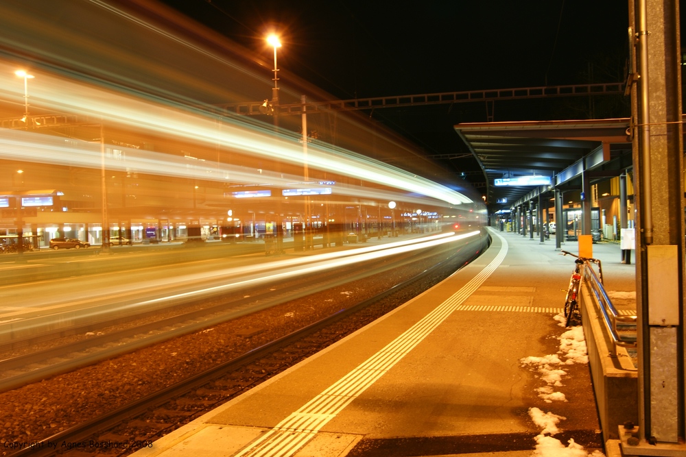 Bahnhof by night 1