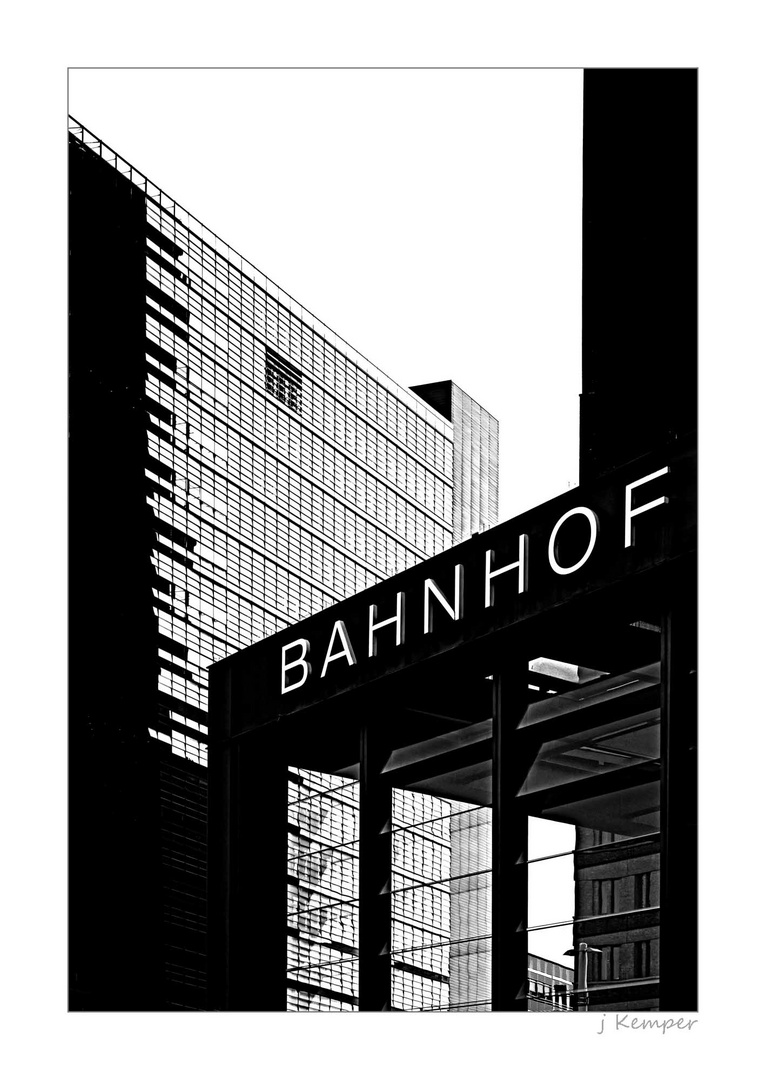 - Bahnhof -