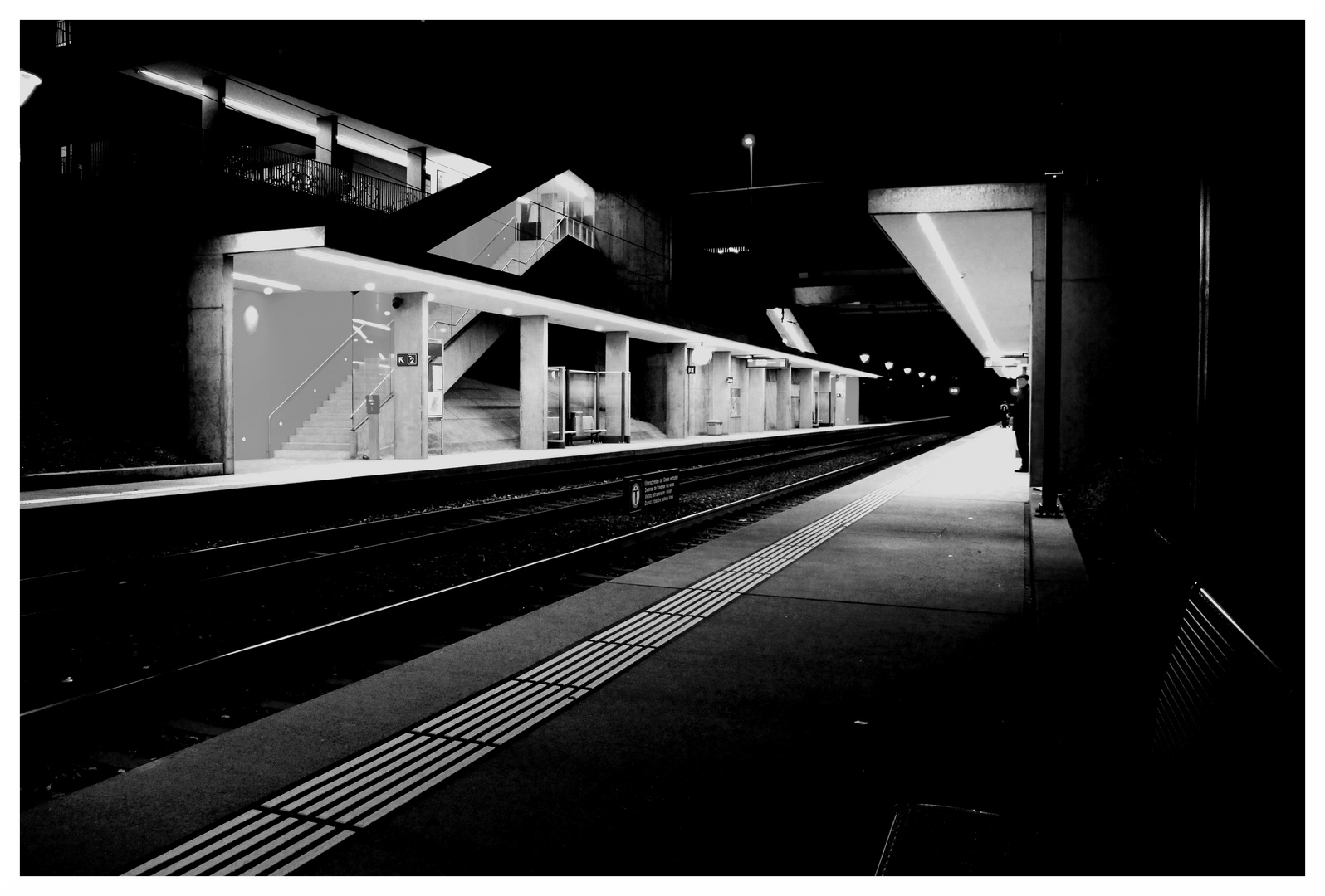 Bahnhof Dreispitz bei Nacht