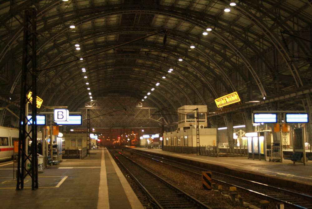 Bahnhof DresdenNeustadt Foto & Bild architektur, bahnhöfe & gleise