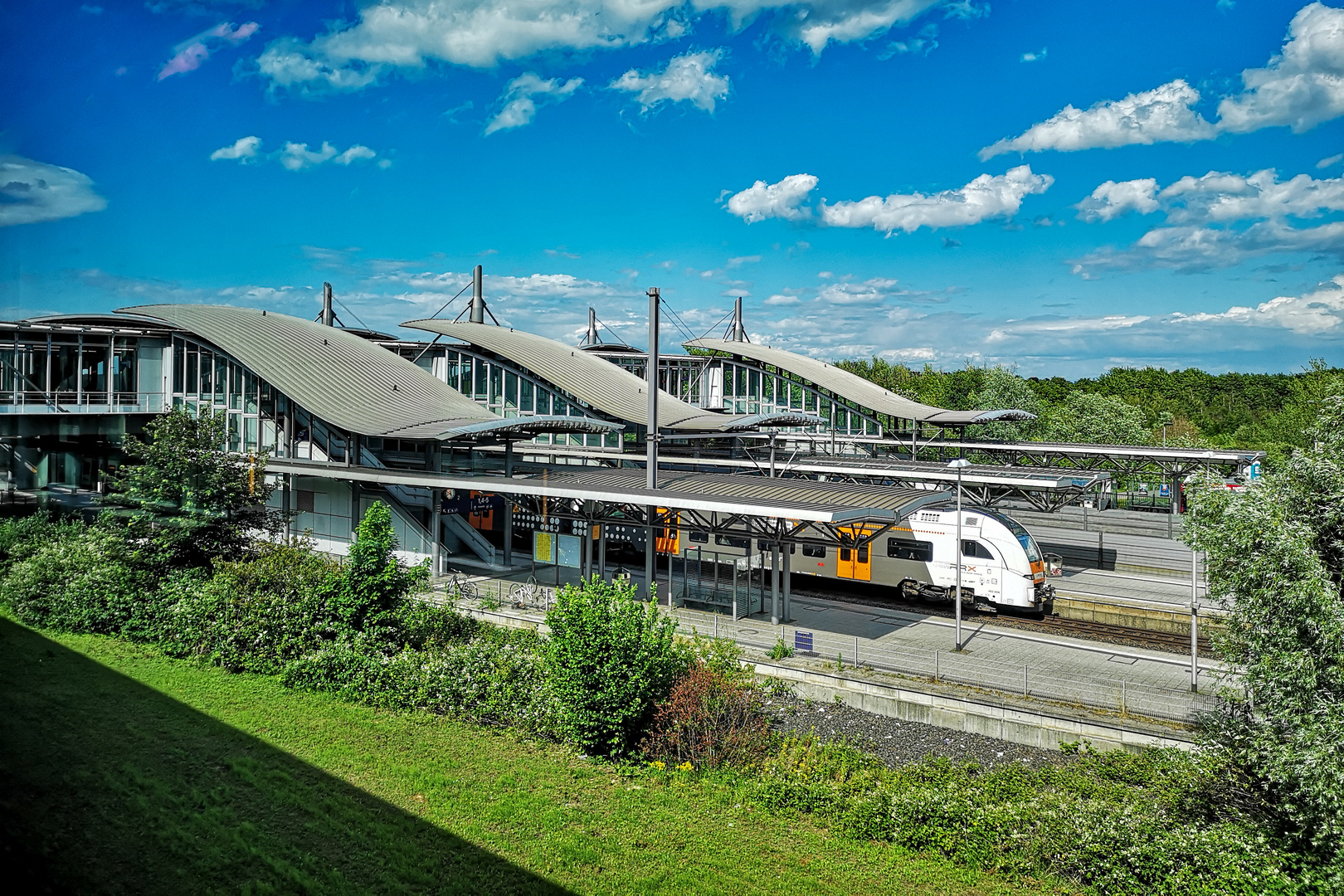 Q Park Flughafen Bahnhof Ahrensplatz 40472 Düsseldorf www.fotocommunity.de