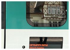 Bahnhof Frauenfeld: Beine, Öl und Schriften