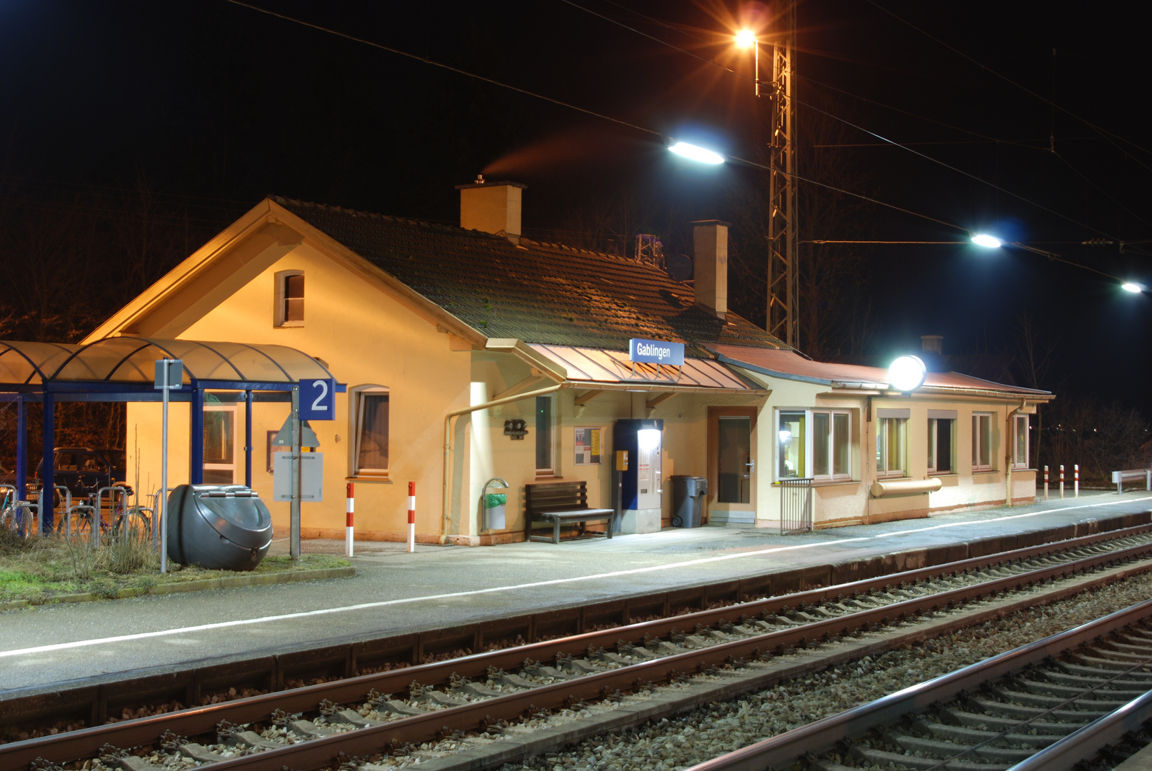 Bahnhof Gablingen bei Nacht Bild 2