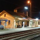 Bahnhof Gablingen bei Nacht Bild 2