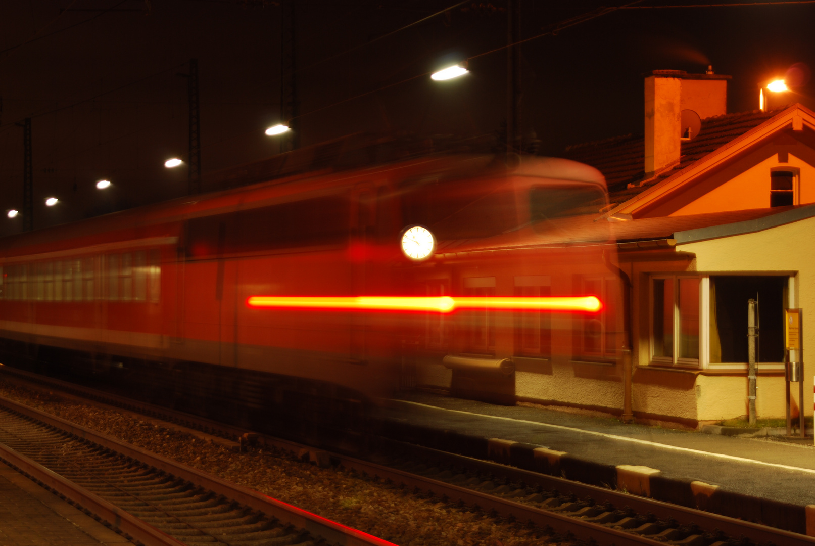 Bahnhof Gablingen bei Nacht Bild 3