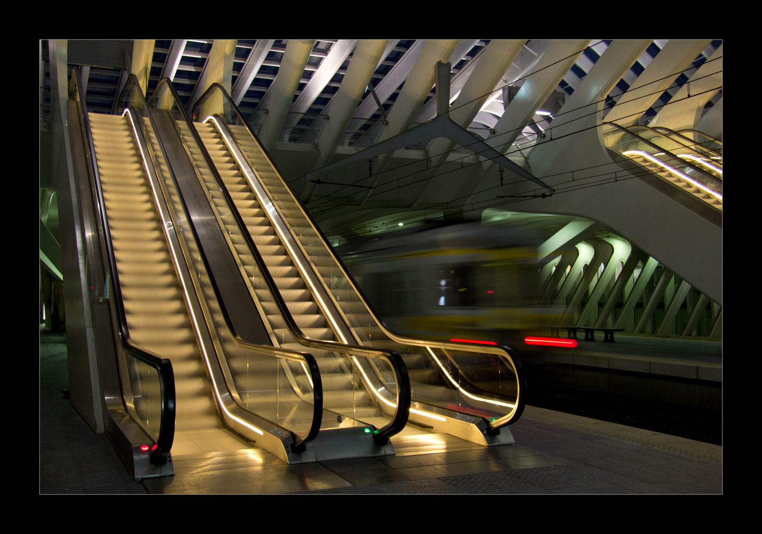 Bahnhof Guillemins: Es ist Nacht geworden (2)