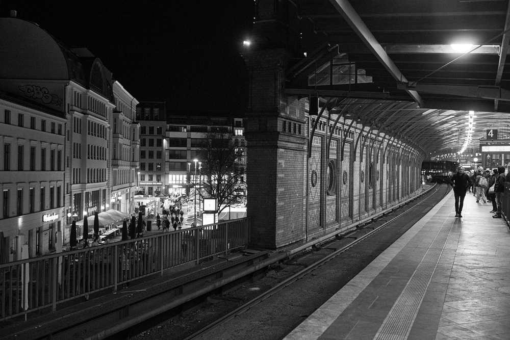 Bahnhof Hackscher Markt