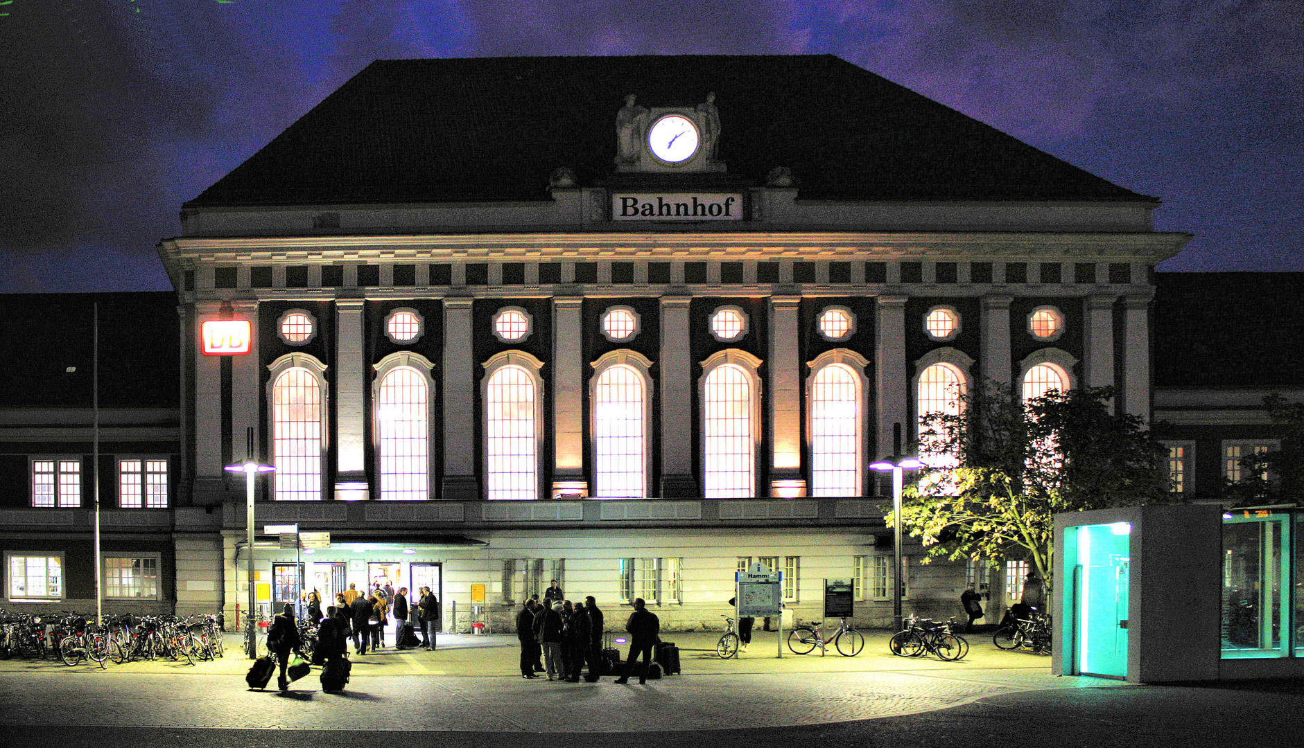 Bahnhof Hamm NRW bei Nacht