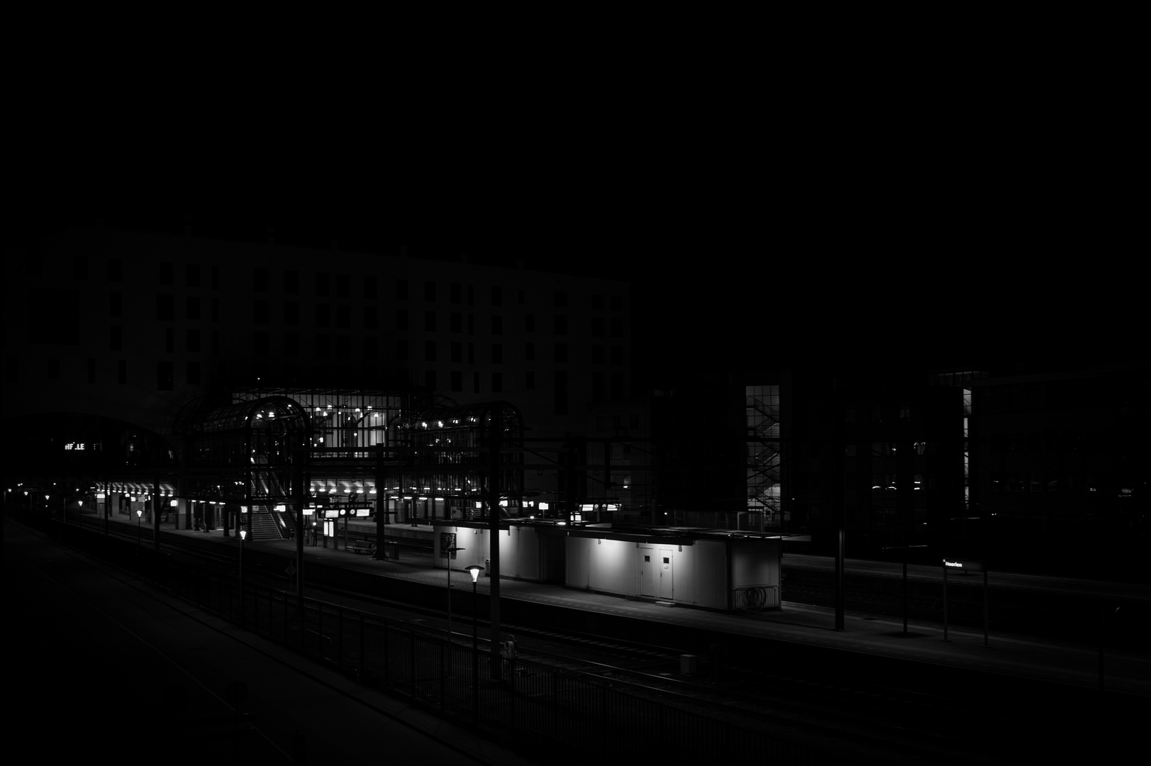 Bahnhof Heerlen bei Nacht