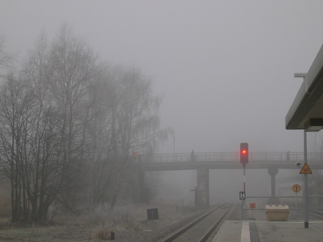 Bahnhof im Nebel