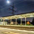 Bahnhof im Vollmondlicht