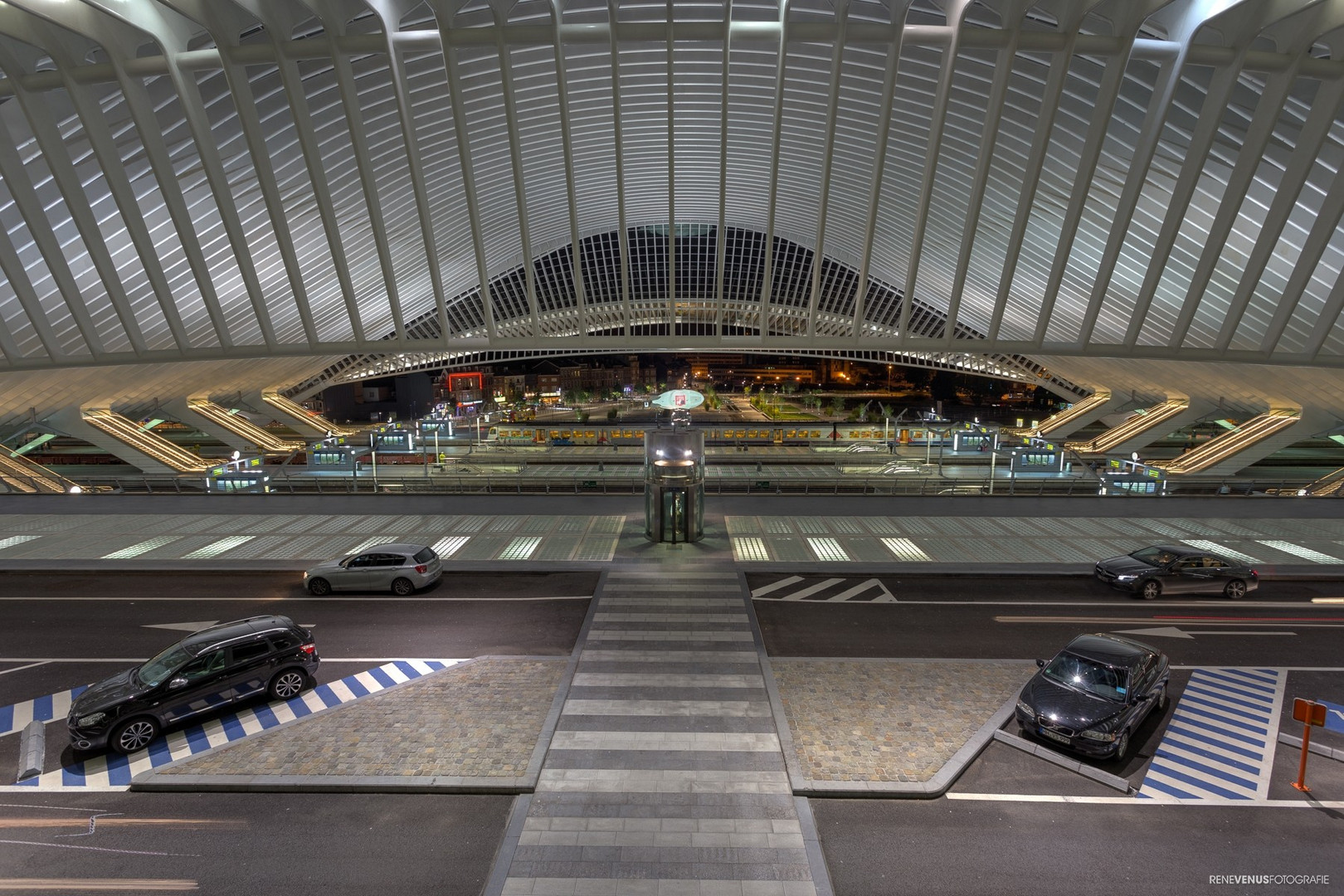 Bahnhof in Liège (4)