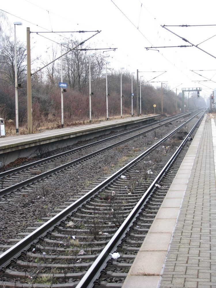 Bahnhof, Karl-Wiechert-Allee