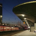 Bahnhof Köln Deutz/Messe ( Achtung auf Gleis 5 , der ... )