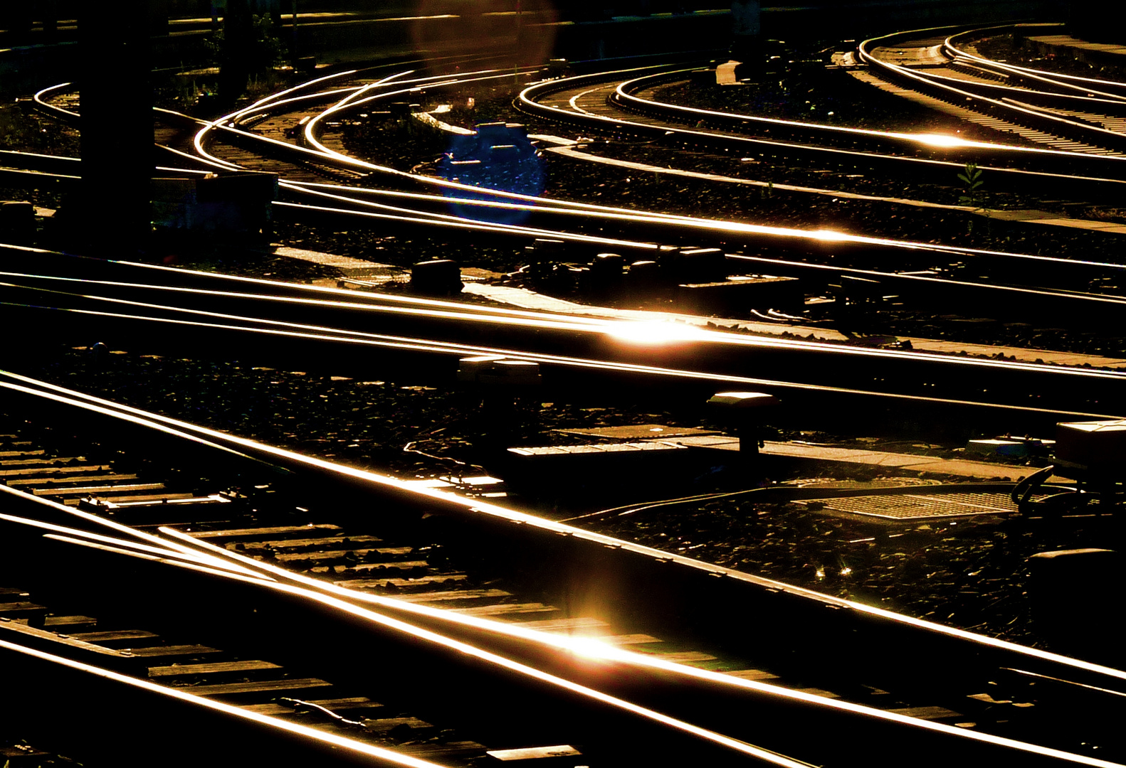 Bahnhof Köln - glänzende Gleise