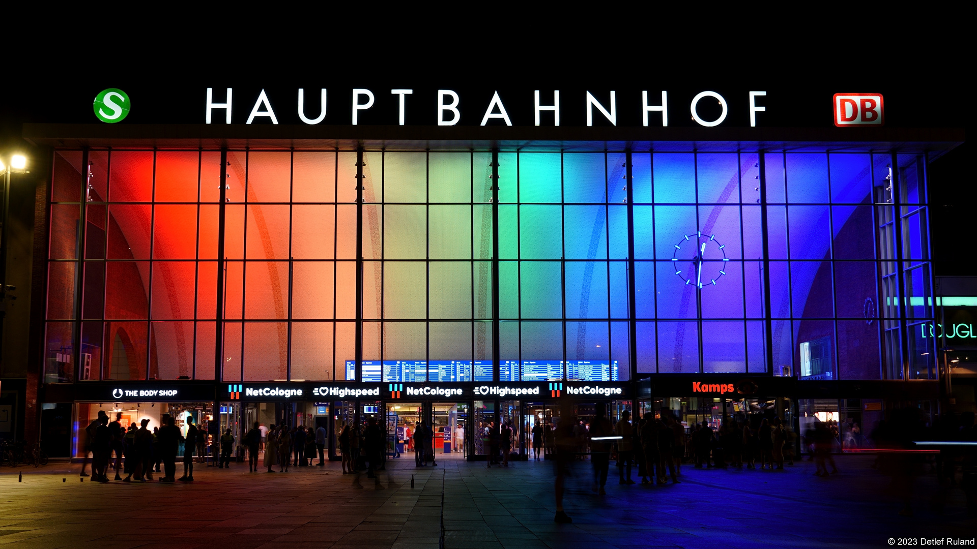 Bahnhof (Köln - Pride - CSD -2023)