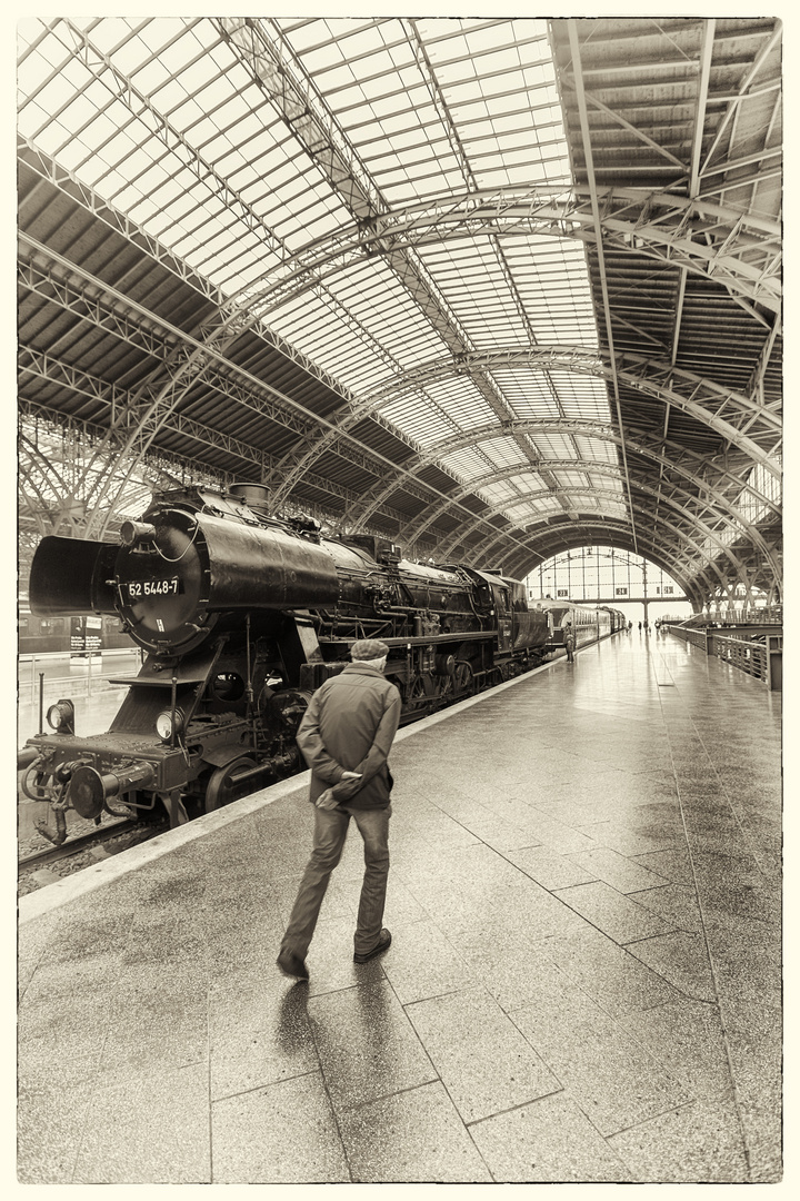 Bahnhof Leipzig - die Zeit geht voran