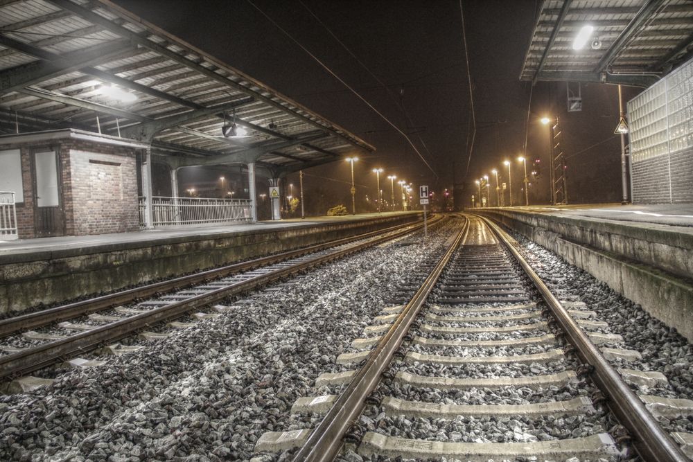 Bahnhof Löhne bei Nacht