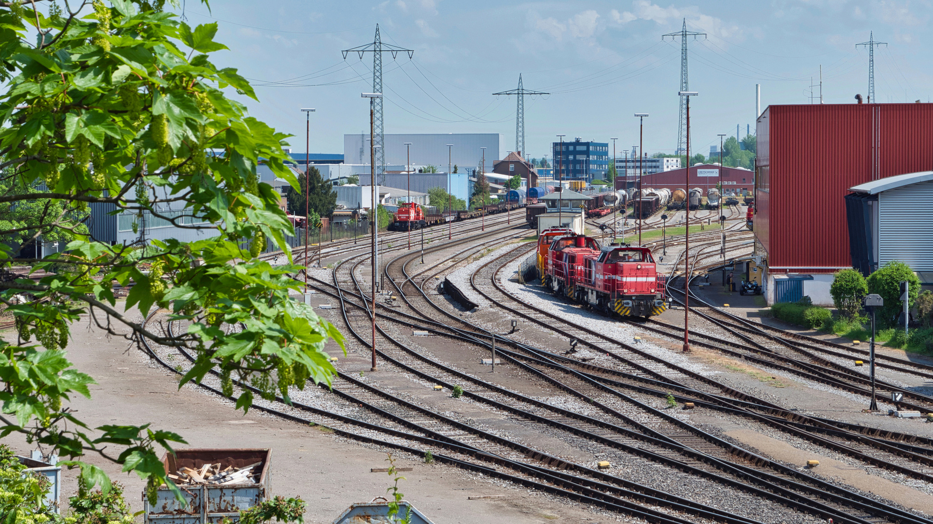 Bahnhof Neuss Hessentor zur Mittagszeit