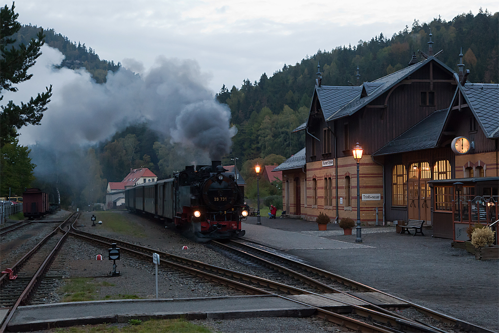 Bahnhof Oybin am Abend