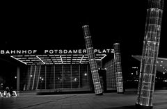 Bahnhof Potsdamer Platz bei Nacht