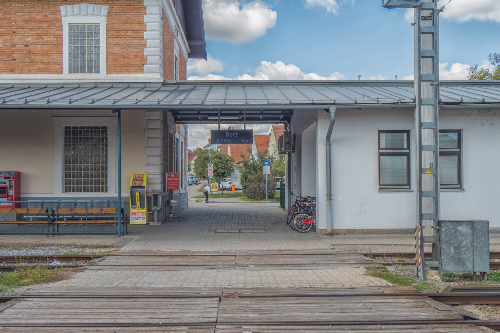 Bahnhof Retz (6) Foto & Bild september, wolken, bahnsteig Bilder auf