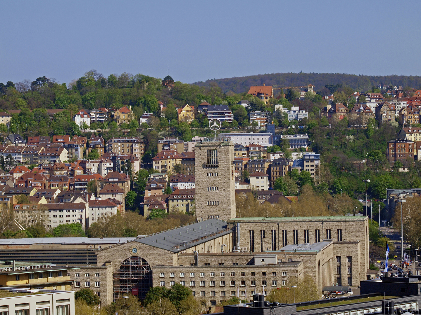 Bahnhof - vor Stuttgart 21