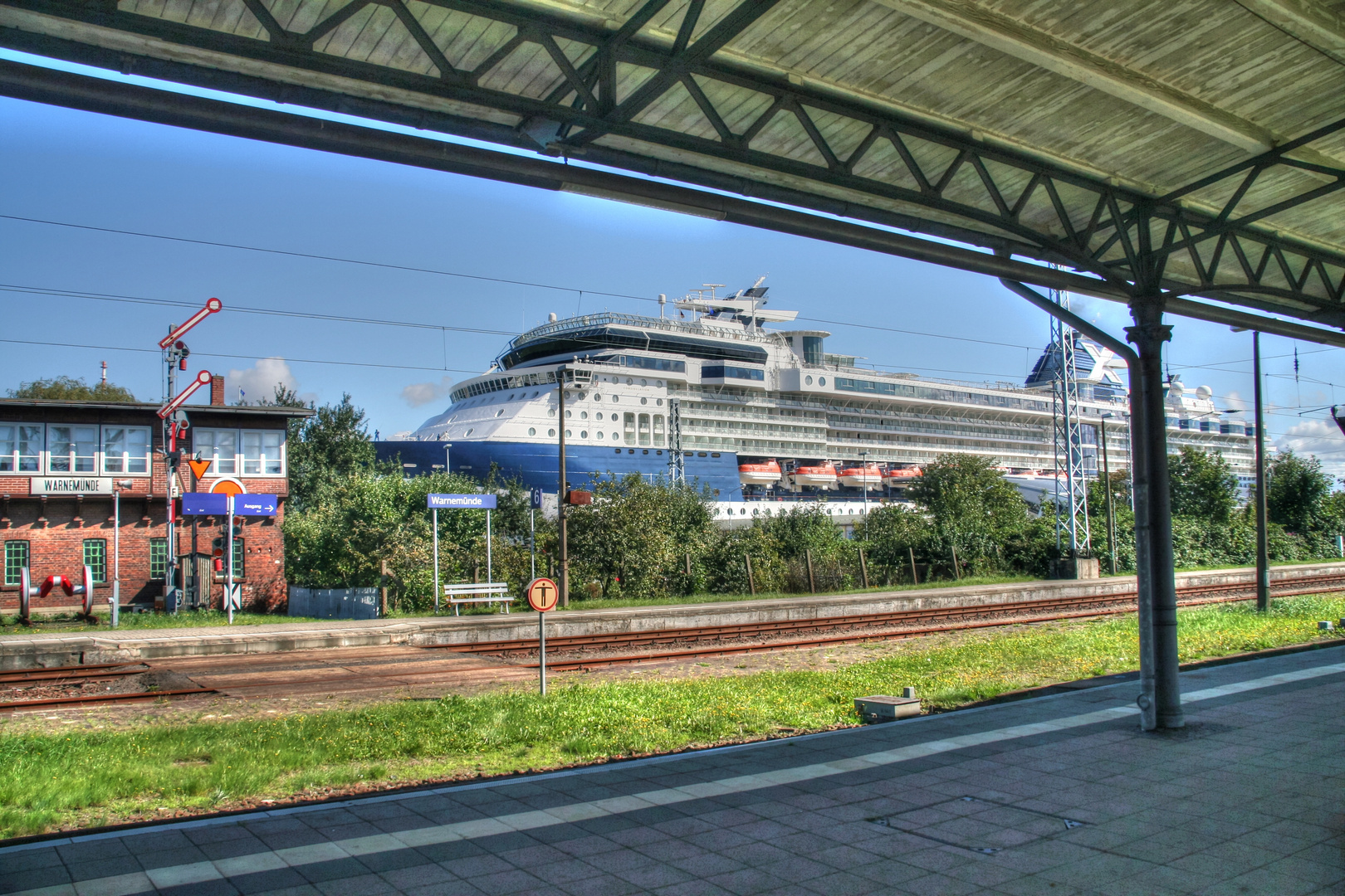 Bahnhof...,ach ne, Hafen...oder?