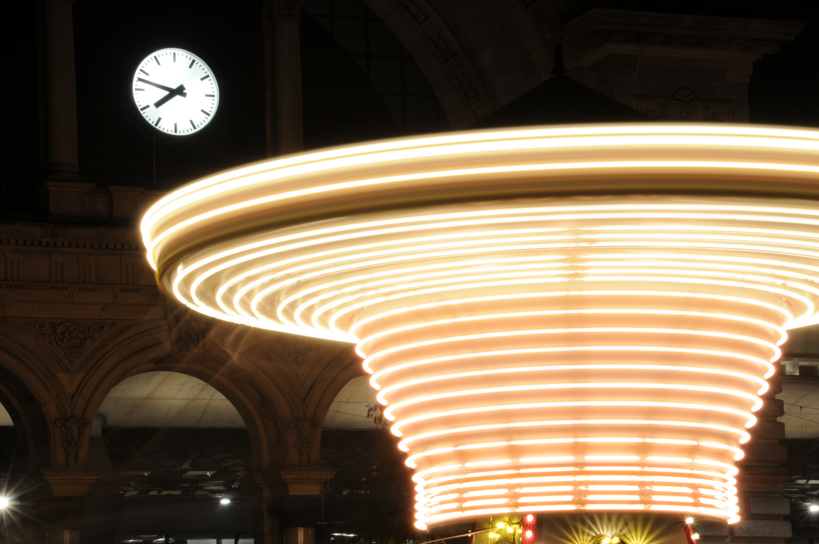 Bahnhofplatz Luzern Määs III