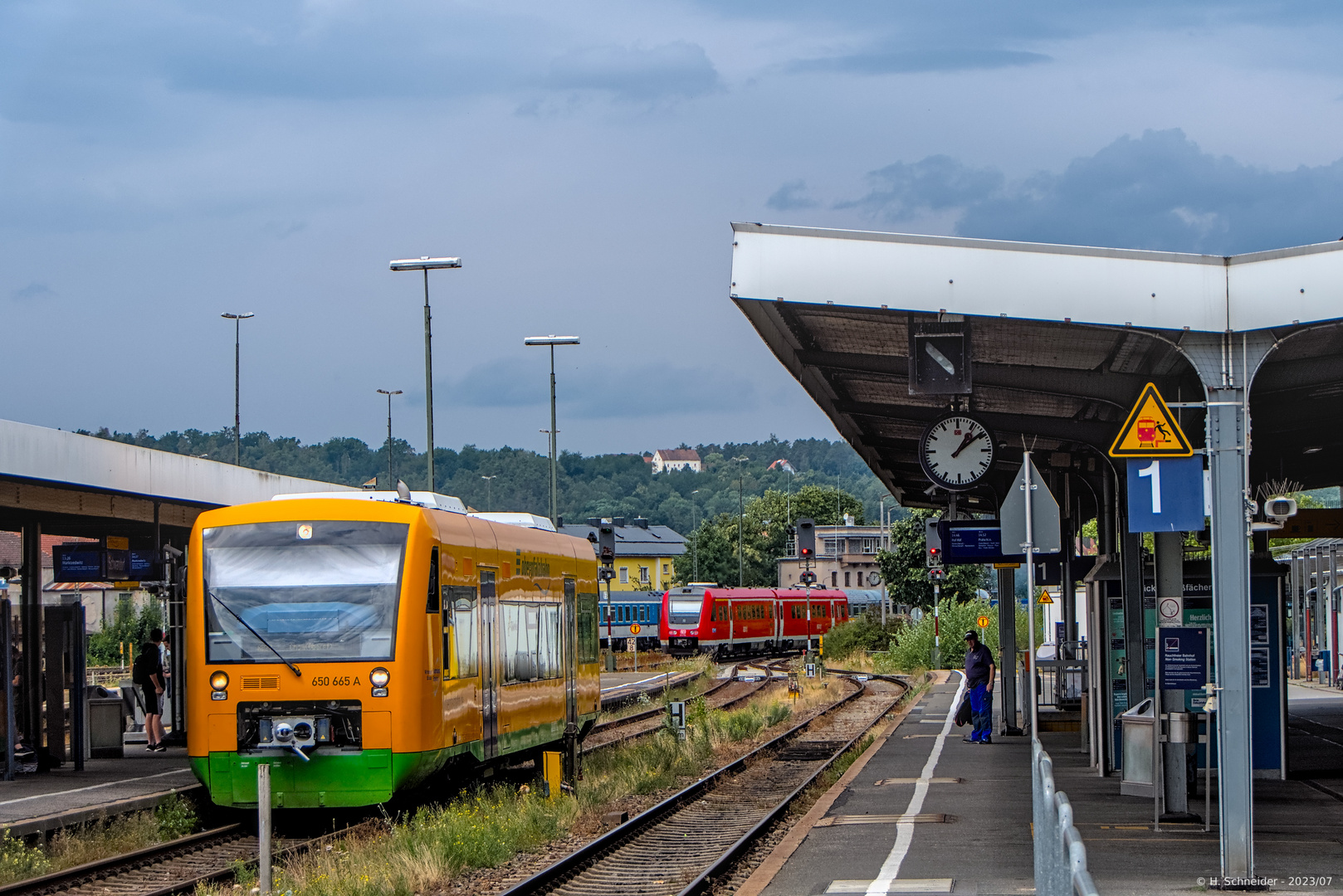 Bahnhofs-Szene in Schwandorf