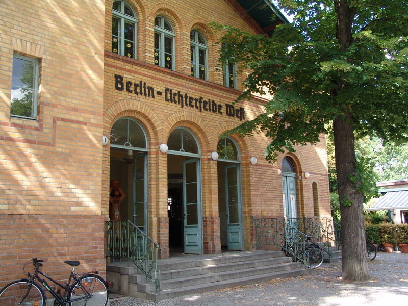 Bahnhofsgebäude Lichterfelde West