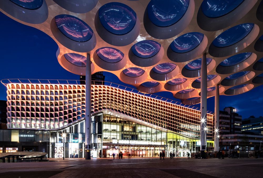 BAHNHOFSPLATZ UTRECHT.