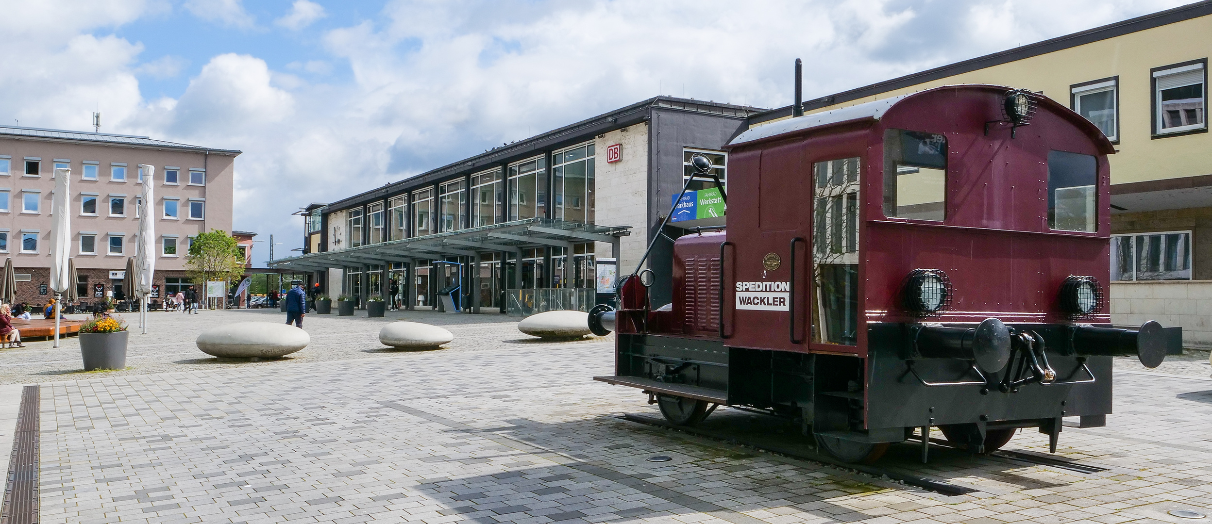 Bahnhofsvorplatz