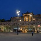 Bahnhofsvorplatz spät am Abend