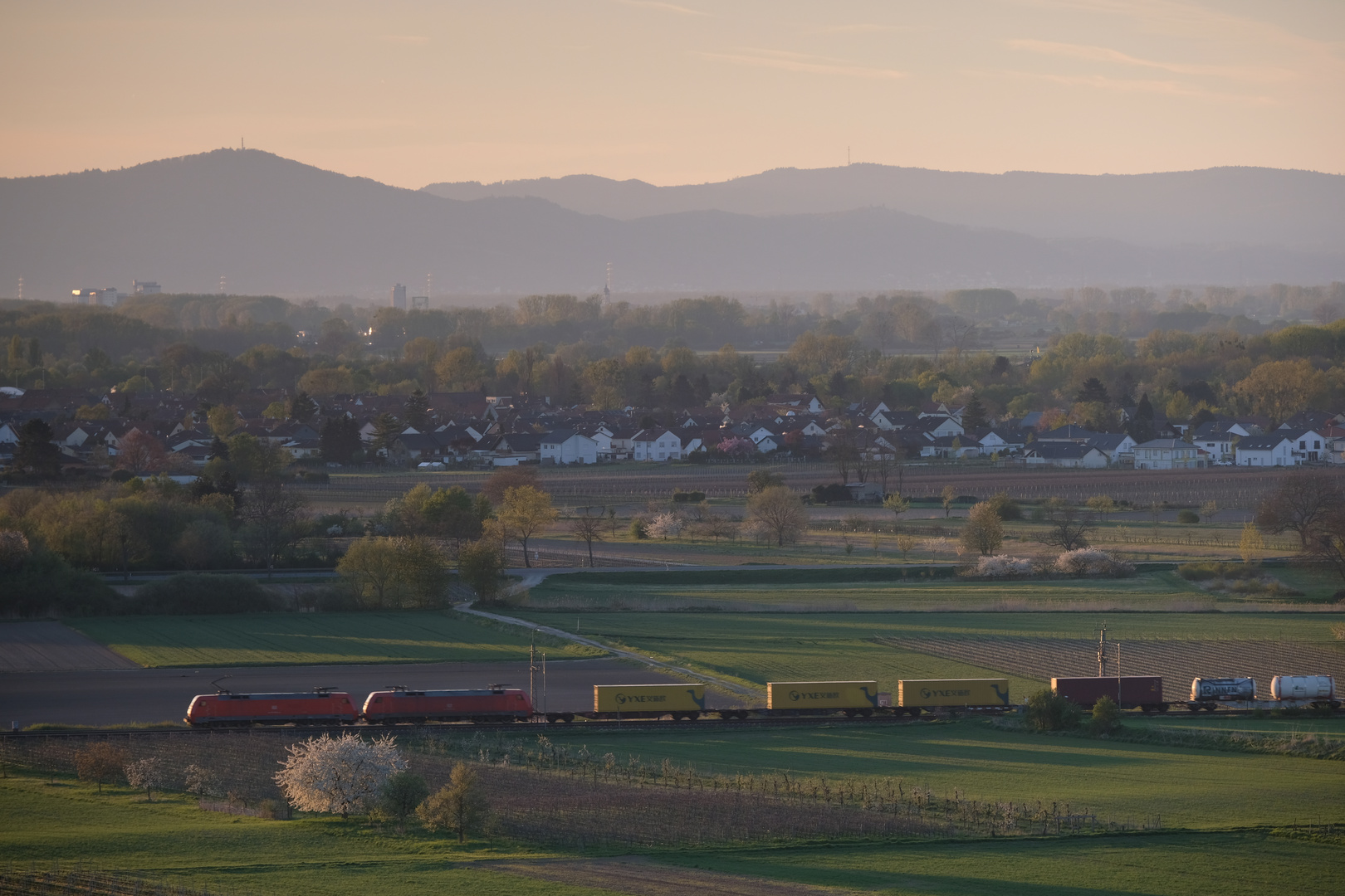 Bahnlinie durchs Rheintal