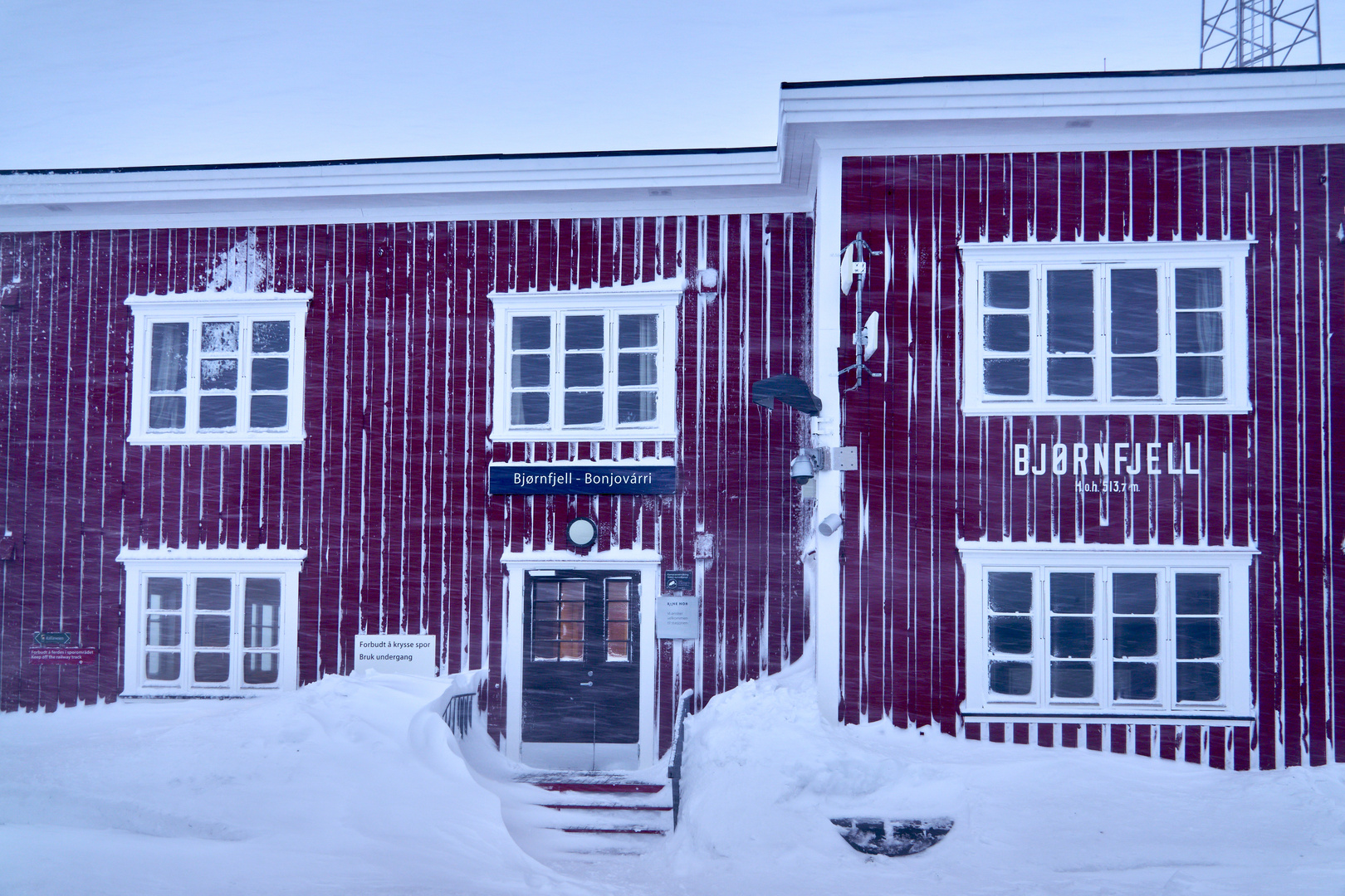 Bahnstation im Winter