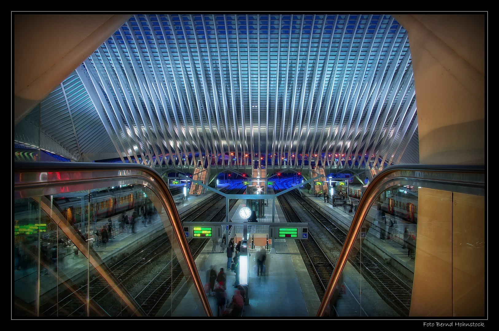 Bahnsteig 4   Liège-Guillemins ...