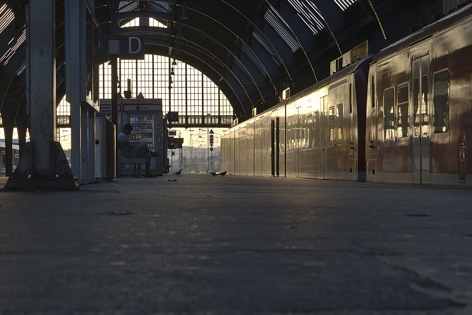 Bahnsteig in der Morgensonne