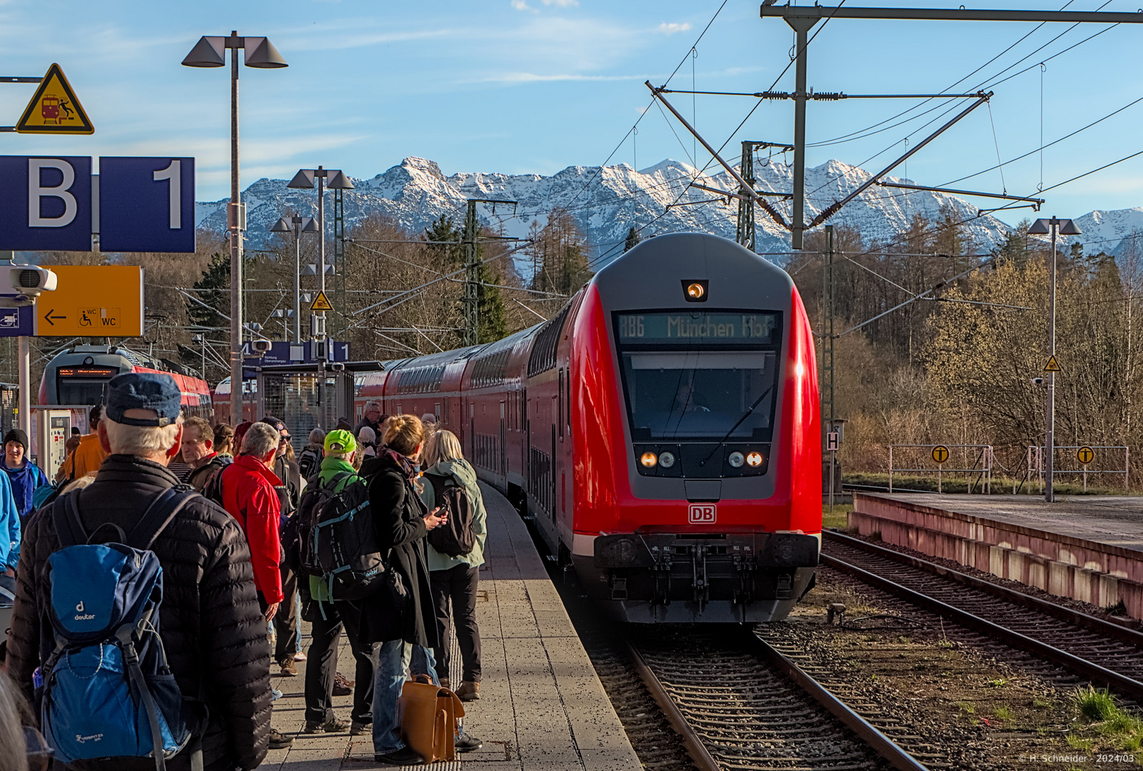 Bahnsteig-Szene in Murnau