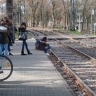 Bahnsteigkantensitzerinnen 