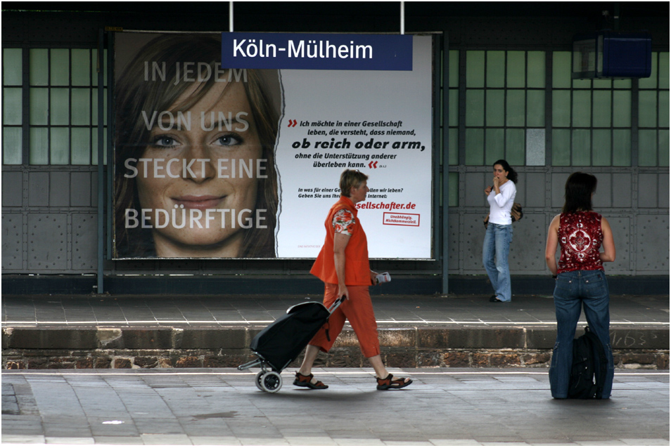 Bahnsteigszene West