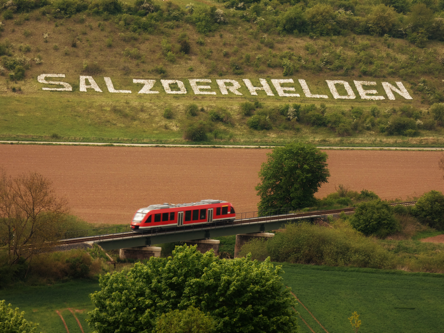 Bahnstrecke Einbeck-Salzderhelden