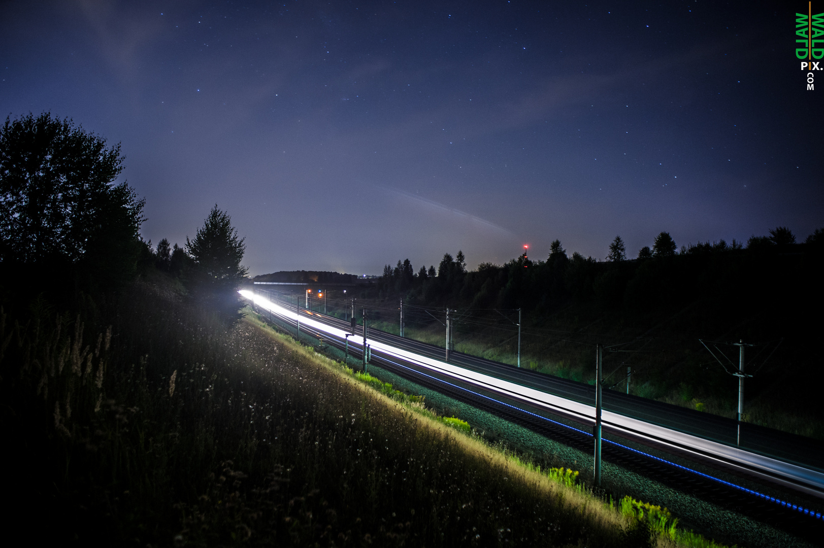 Bahntrasse bei Nacht