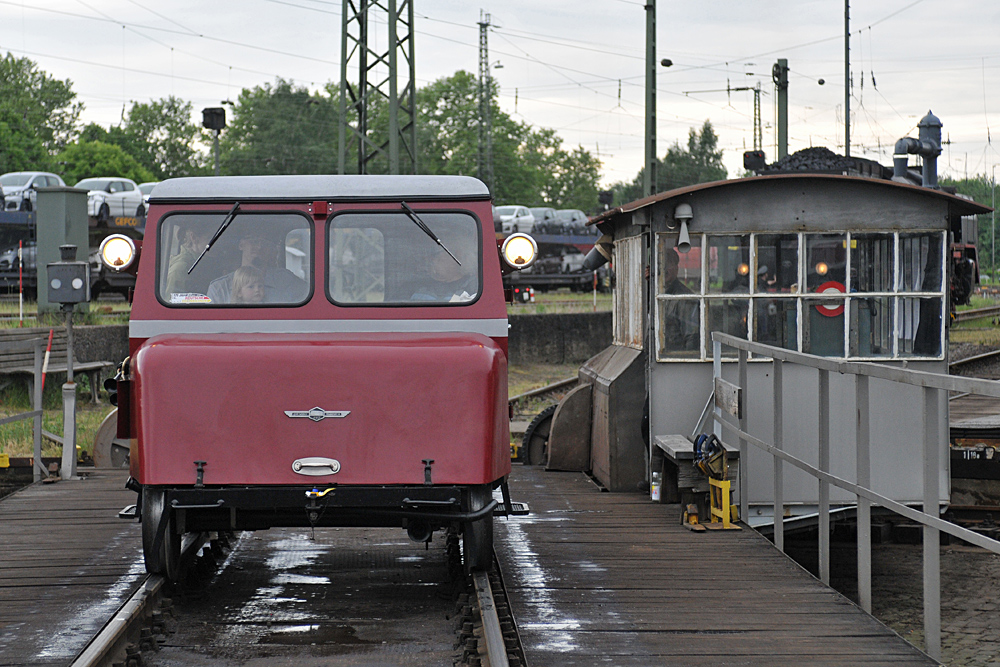 Bahnwelt 2015: Draisine auf Drehscheibe