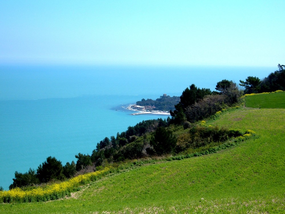 BAIA DI PORTONOVO