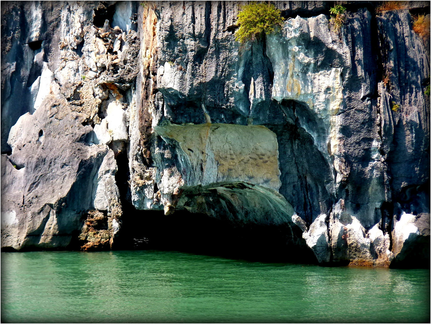 BAIE - D' HALONG - 26 - 