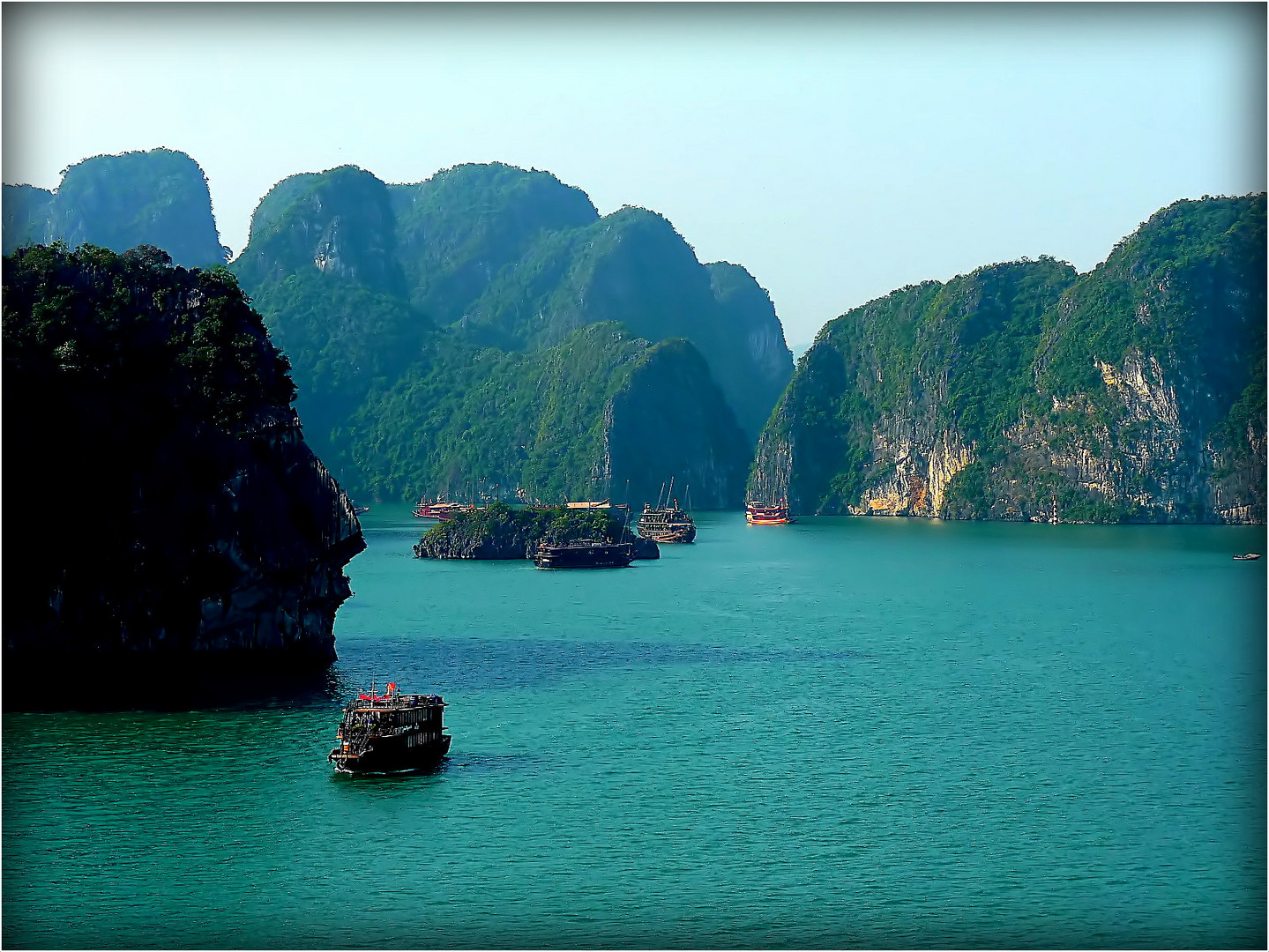 BAIE - D' HALONG - 5 - 