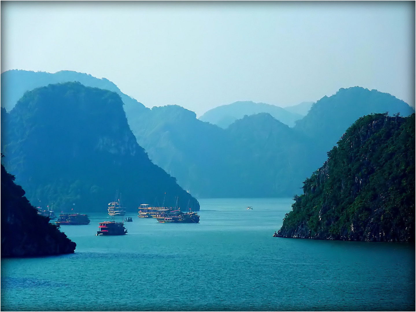 BAIE - D' HALONG - 8 - 