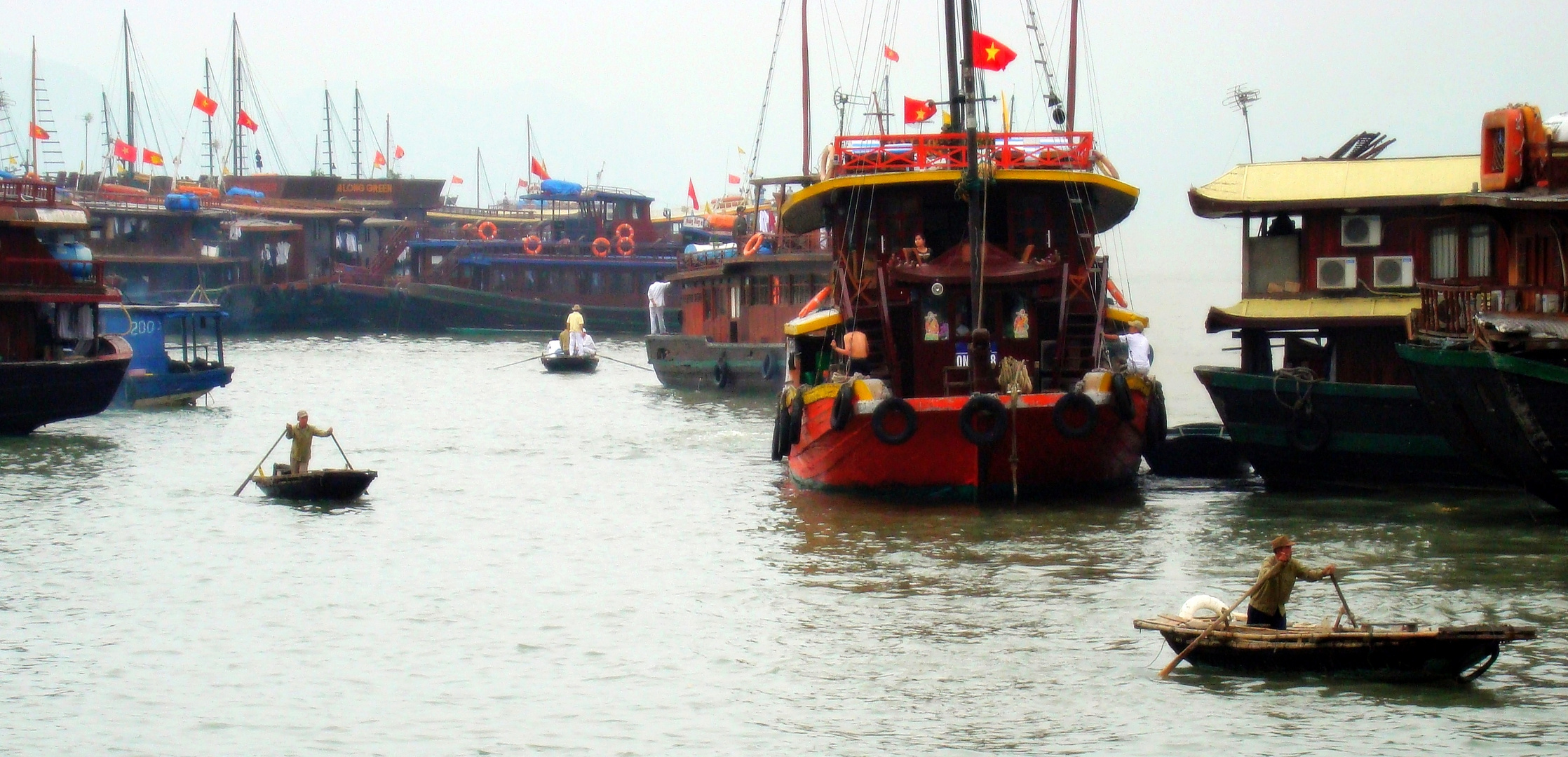 Baie de Ha Long, embarquement.