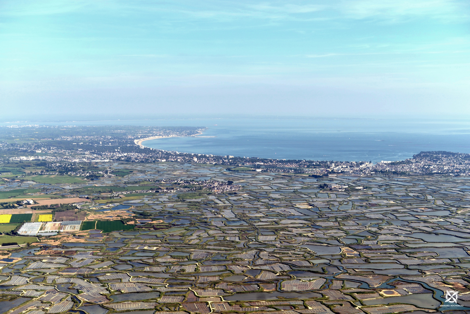 Baie de la Baule et Marais salants de Guérande.